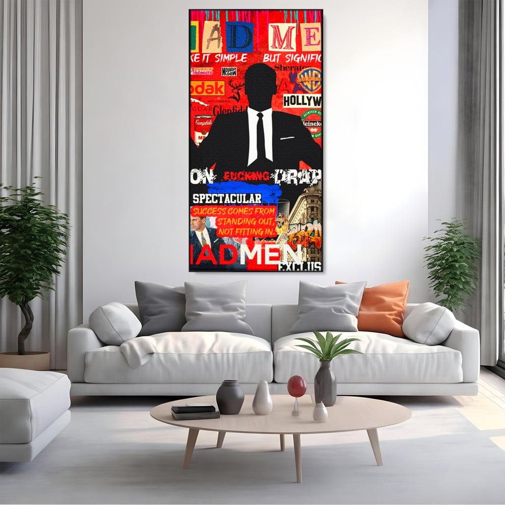 Tablou canvas cu tablou canvas cu silueta don draper, in rama de aluminiu negru, pe perete intr-un living